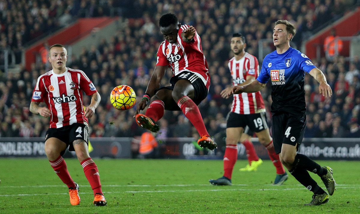 联赛中一举 联赛中一举