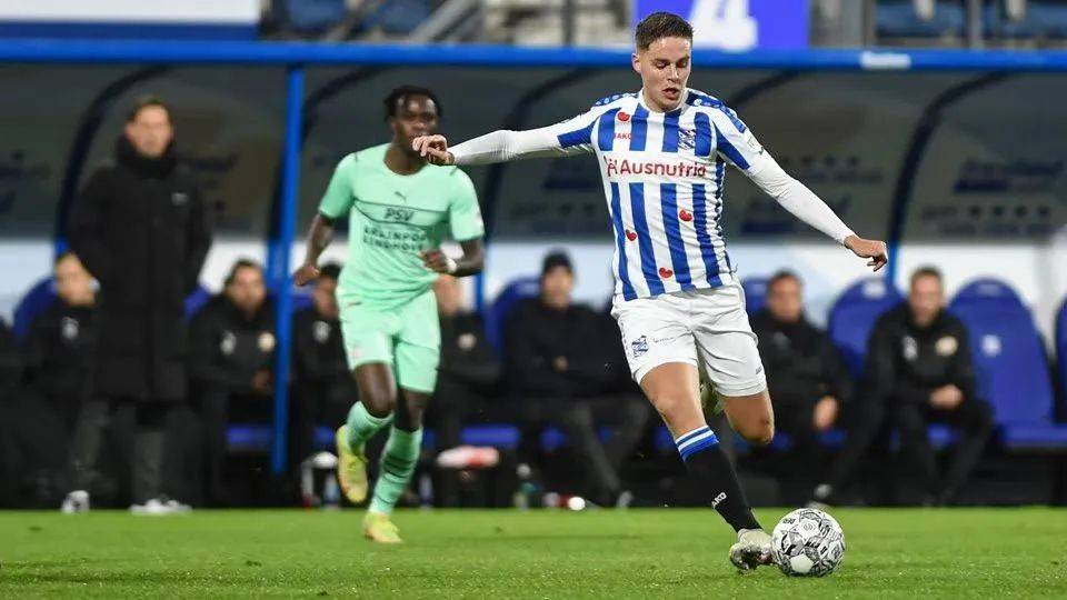 相比之下 相比之下