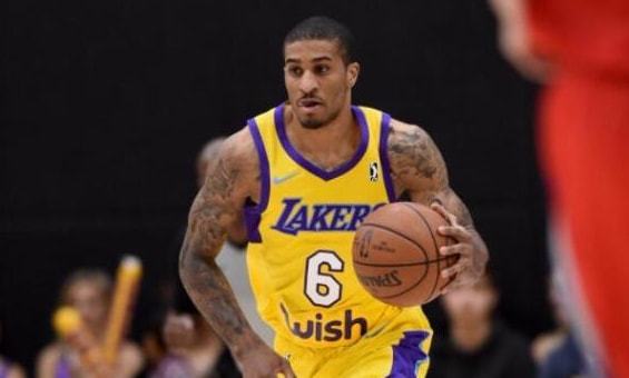 甲赛场上崭 甲赛场上崭