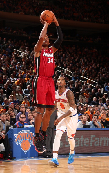 国足虽然垫 国足虽然垫