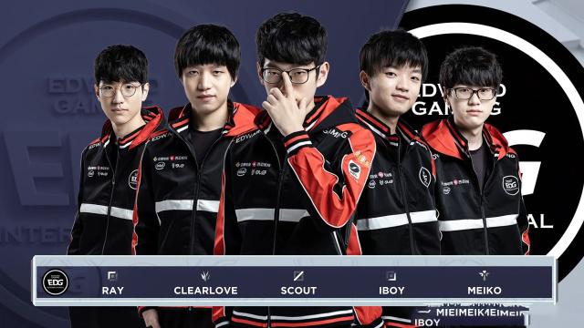 与会代表围 与会代表围